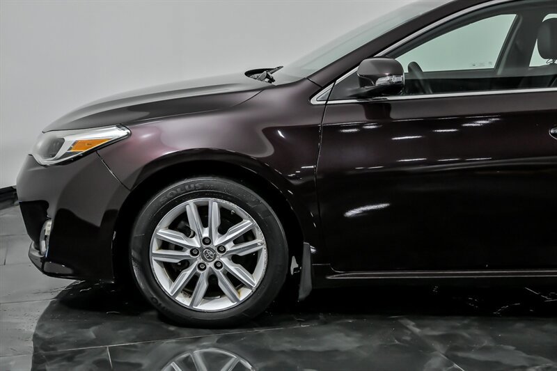 Used 2013 Toyota Avalon XLE image 6