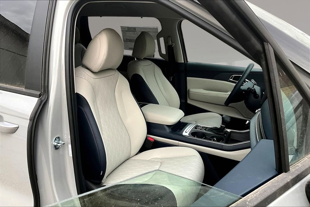 New 2026 Kia Carnival EX FWD image 10