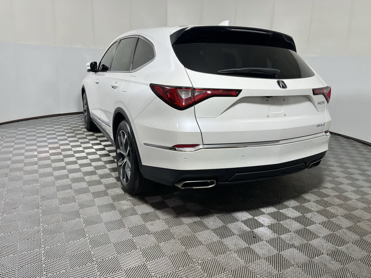 Certified 2024 Acura MDX SH-AWD w/ Technology Package image 6