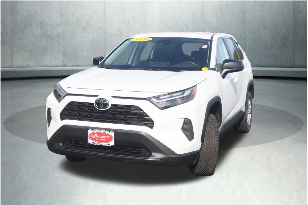 Used 2024 Toyota RAV4 LE FWD image 17