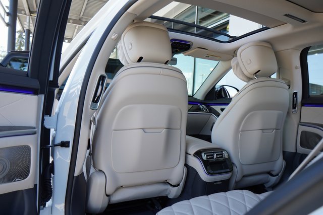New 2025 Mercedes-Benz S 580 4MATIC Sedan image 32