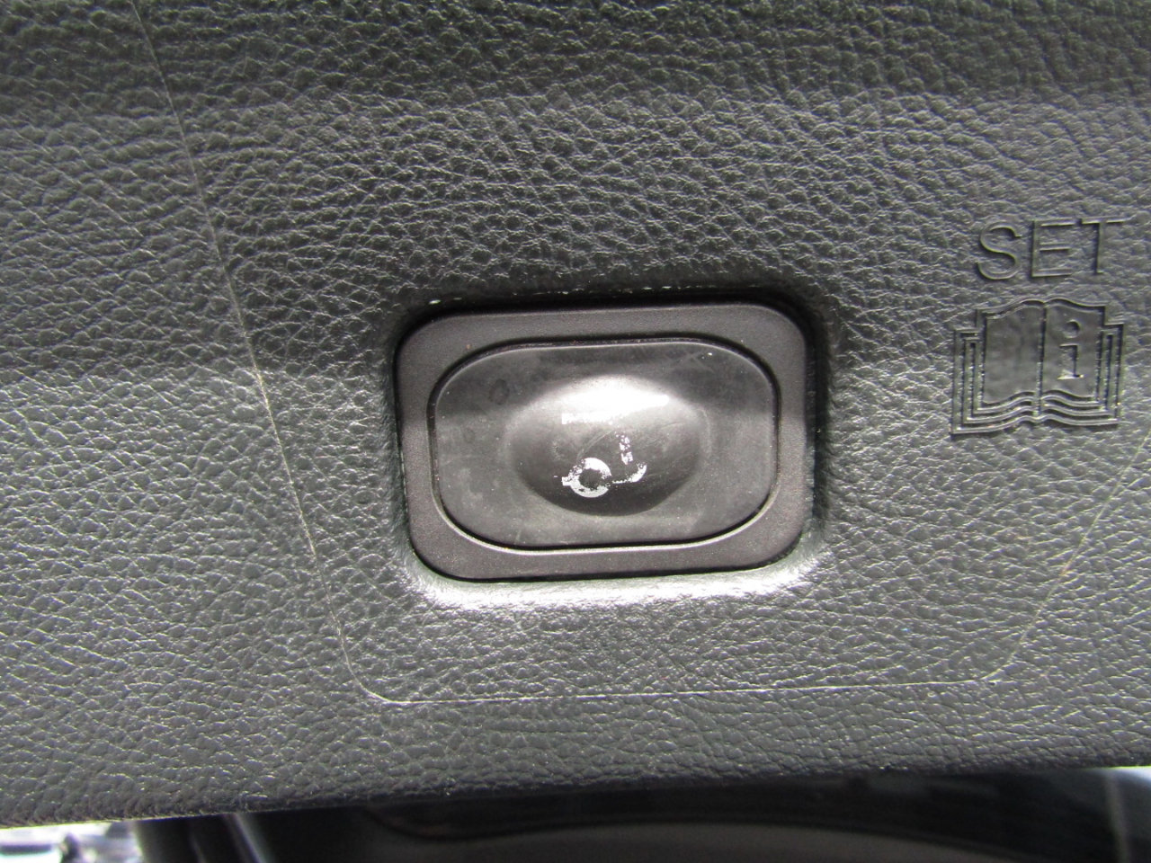 Used 2018 Ford Edge SEL w/ Equipment Group 201A image 23