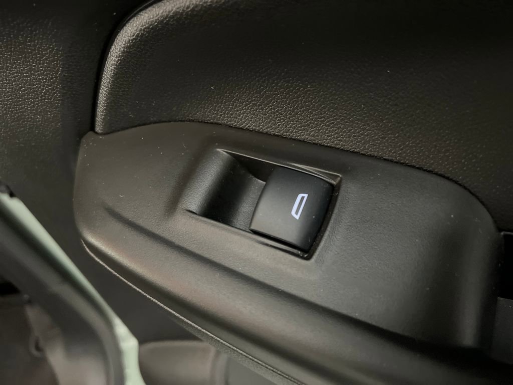 Used 2025 Chevrolet TrailBlazer LT image 19