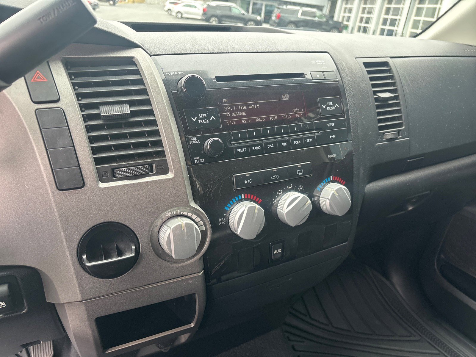 Used 2011 Toyota Tundra 2WD CrewMax w/ Tow Pkg image 19