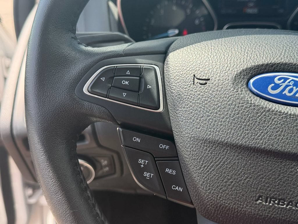 Used 2015 Ford Focus Titanium FWD image 30