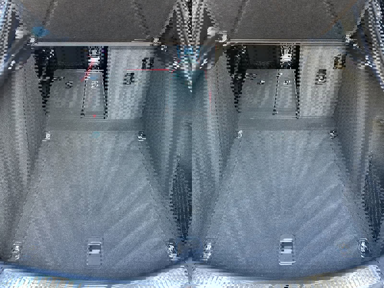 Used 2025 Porsche Macan image 16