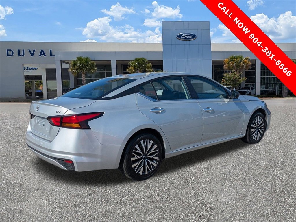 Used 2024 Nissan Altima 2.5 SV image 3