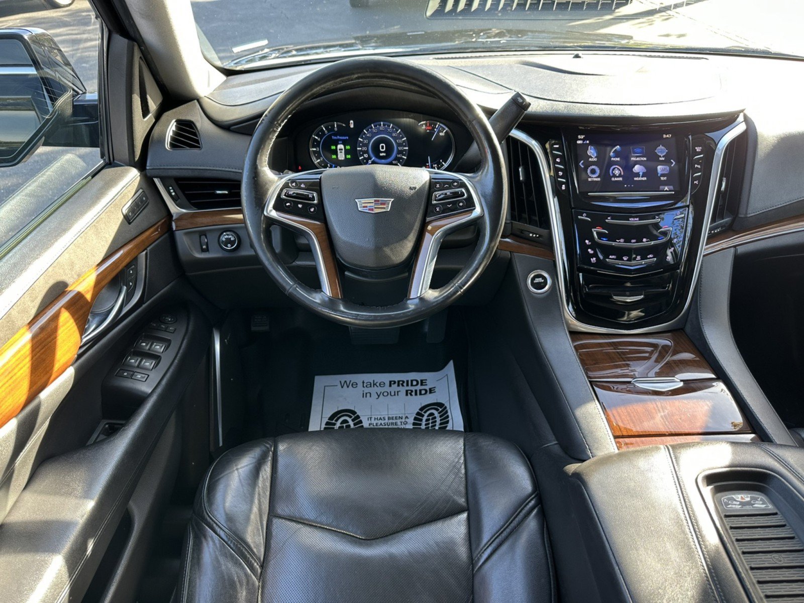 Used 2020 Cadillac Escalade ESV 2WD image 16