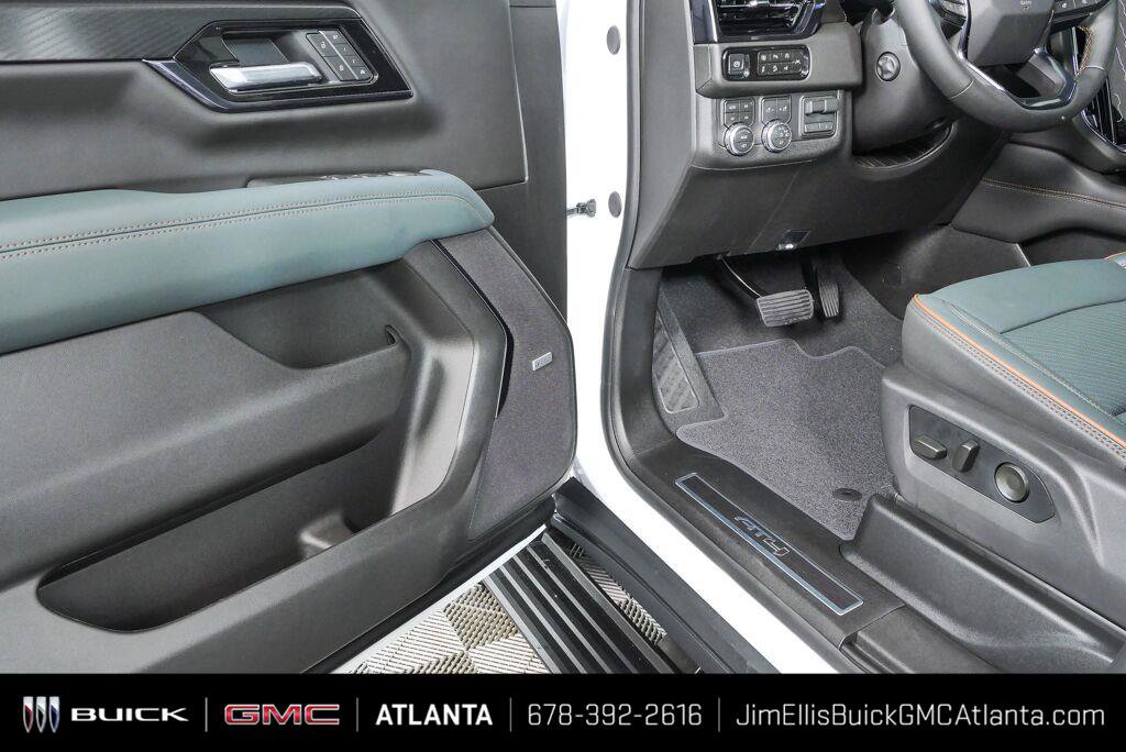 New 2026 GMC Yukon XL AT4 w/ AT4 Premium Plus Package AWD/4WD image 8