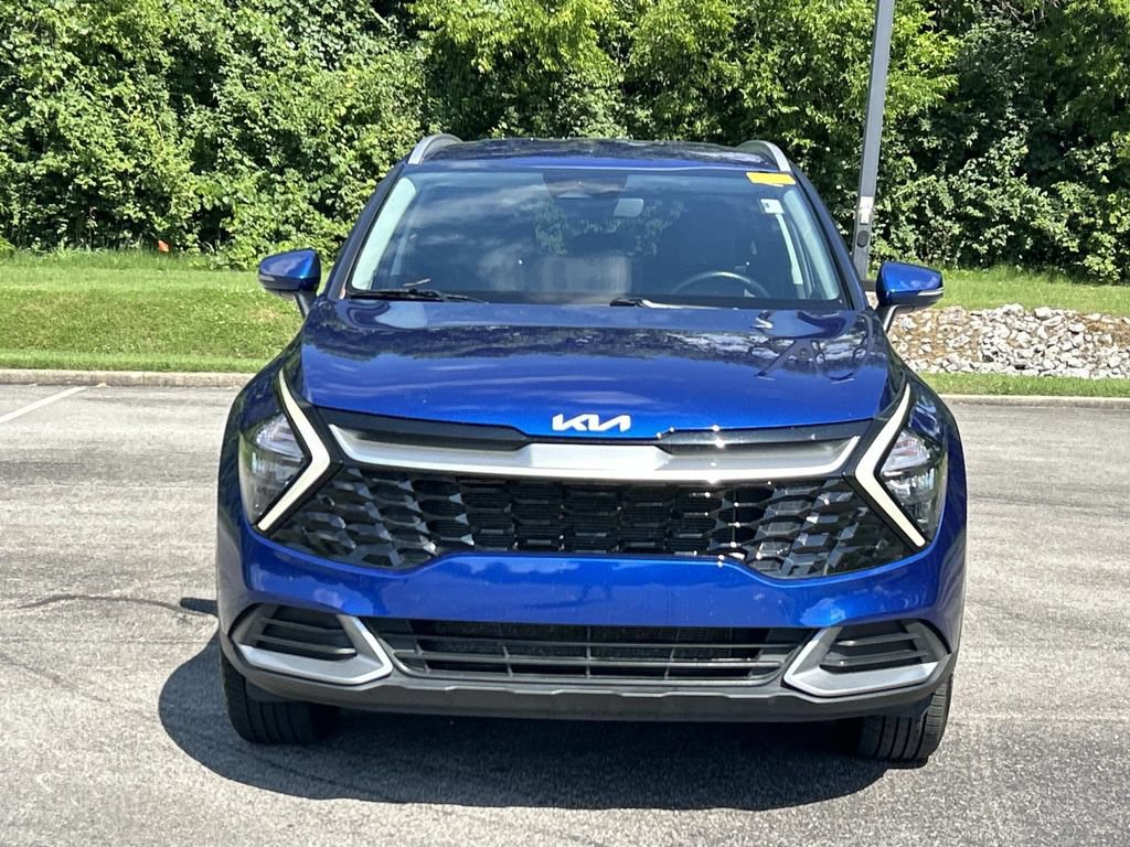Used 2023 Kia Sportage EX AWD/4WD image 2