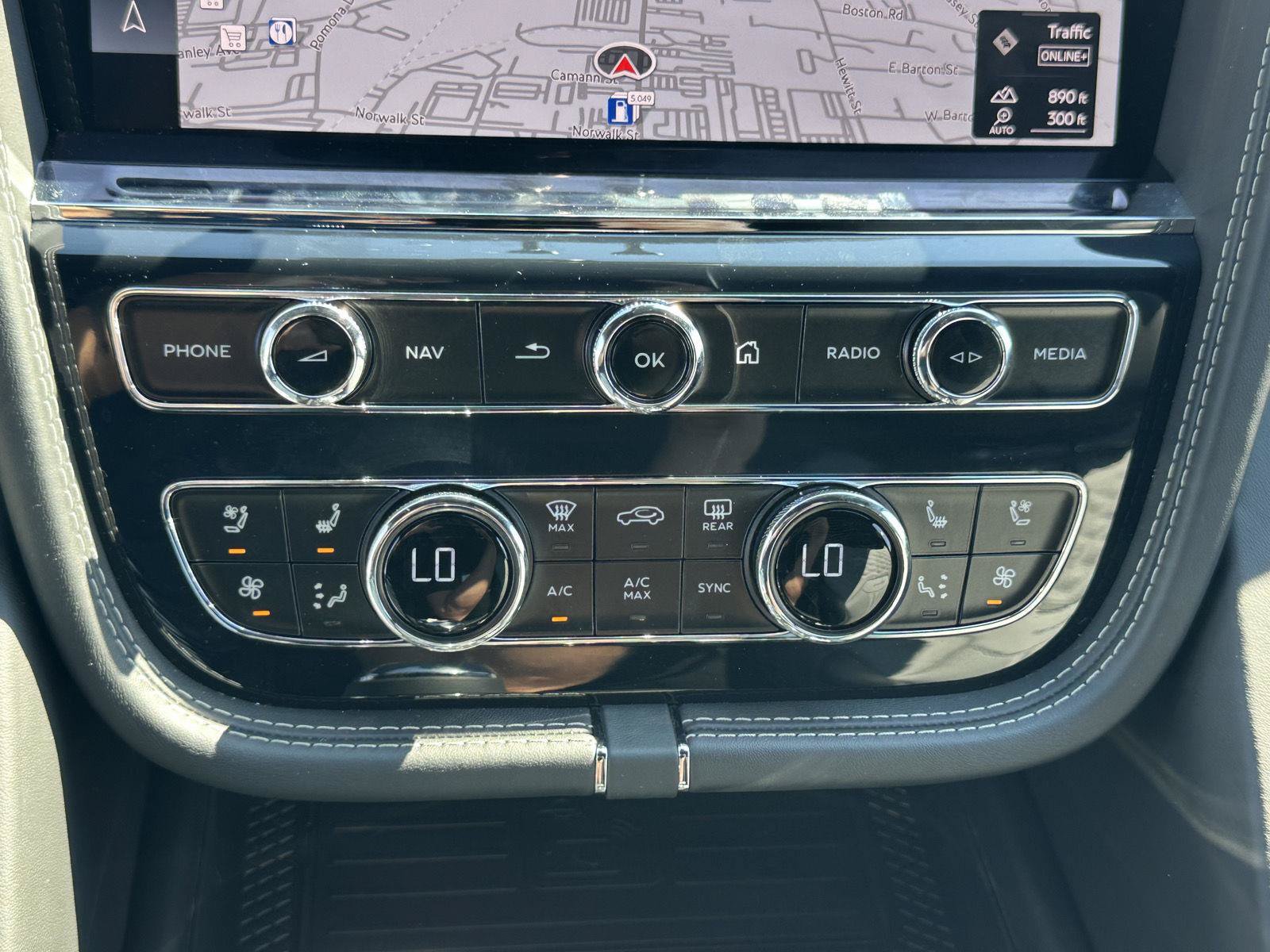 New 2027 Bentley Bentayga AWD/4WD image 42
