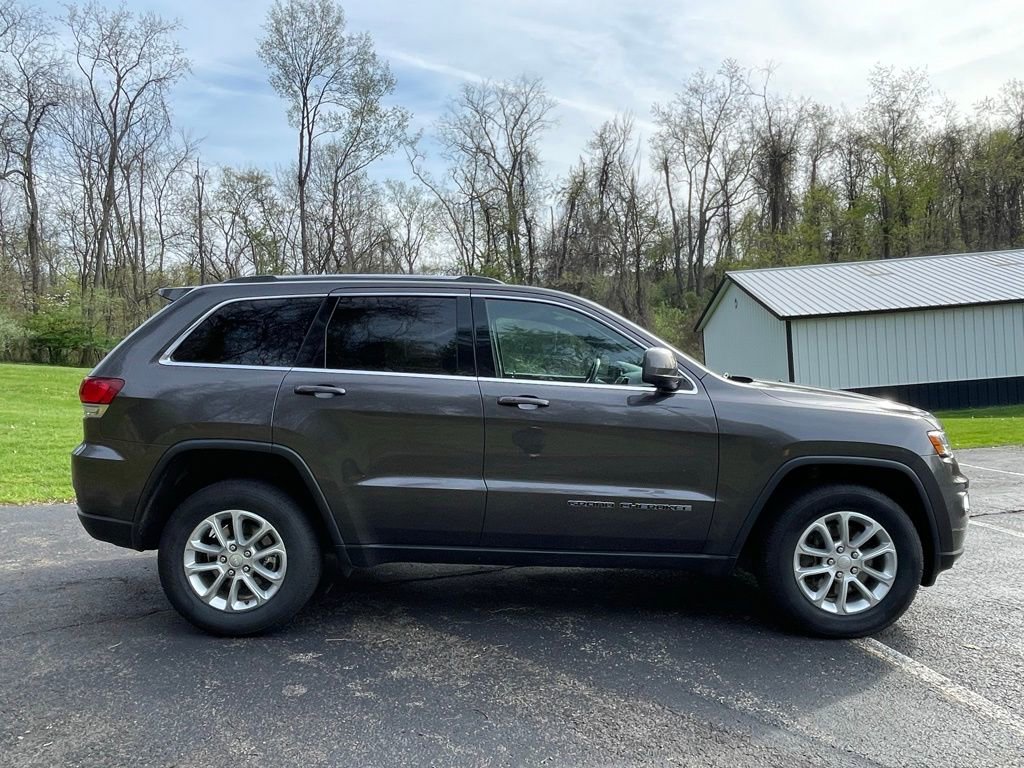 Used 2021 Jeep Grand Cherokee Laredo X image 2