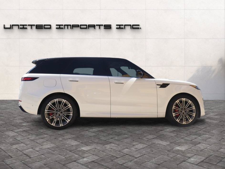 Used 2024 Land Rover Range Rover Sport Dynamic SE AWD/4WD image 8