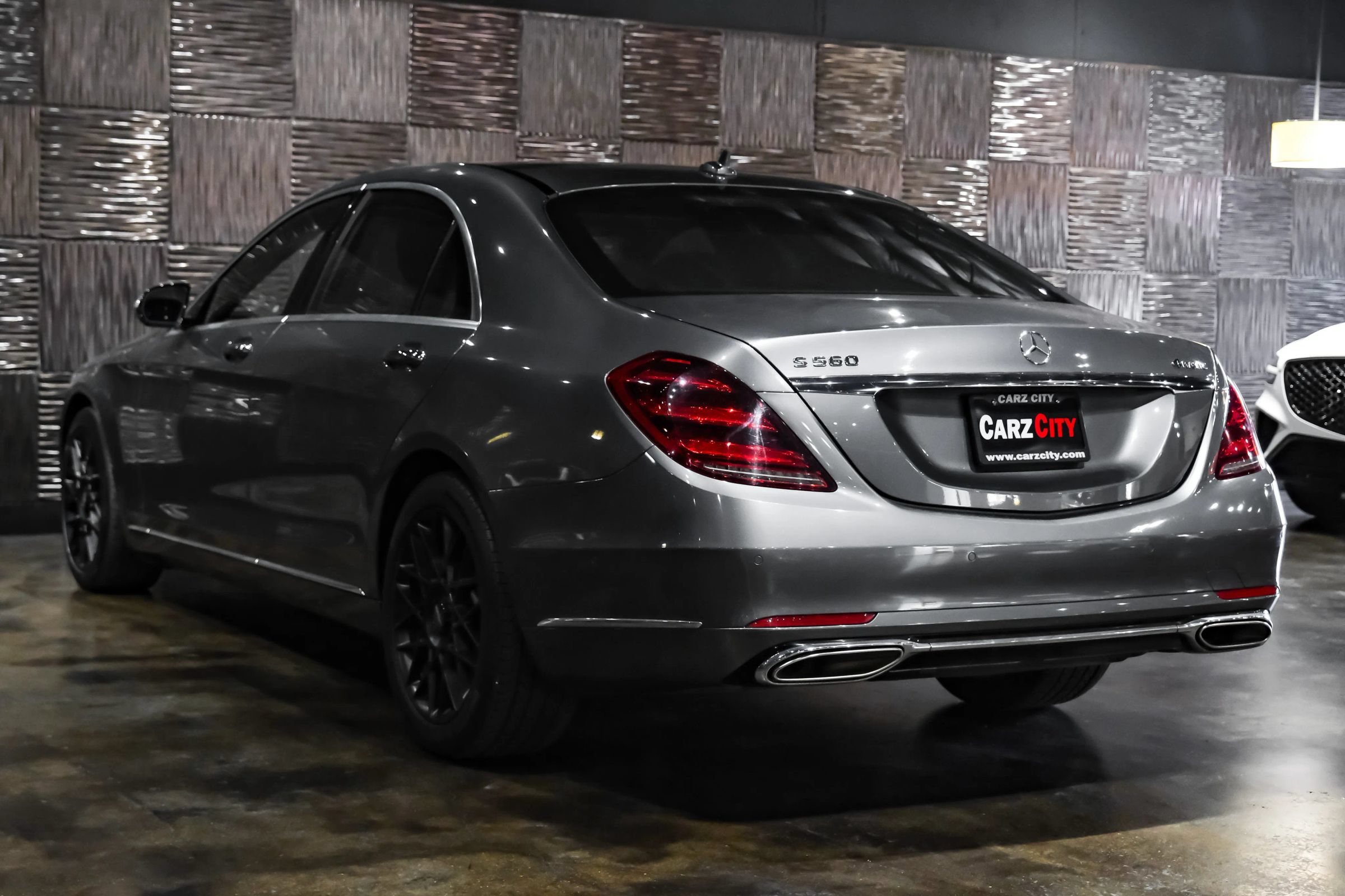 Used 2018 Mercedes-Benz S 560 4MATIC Sedan image 13