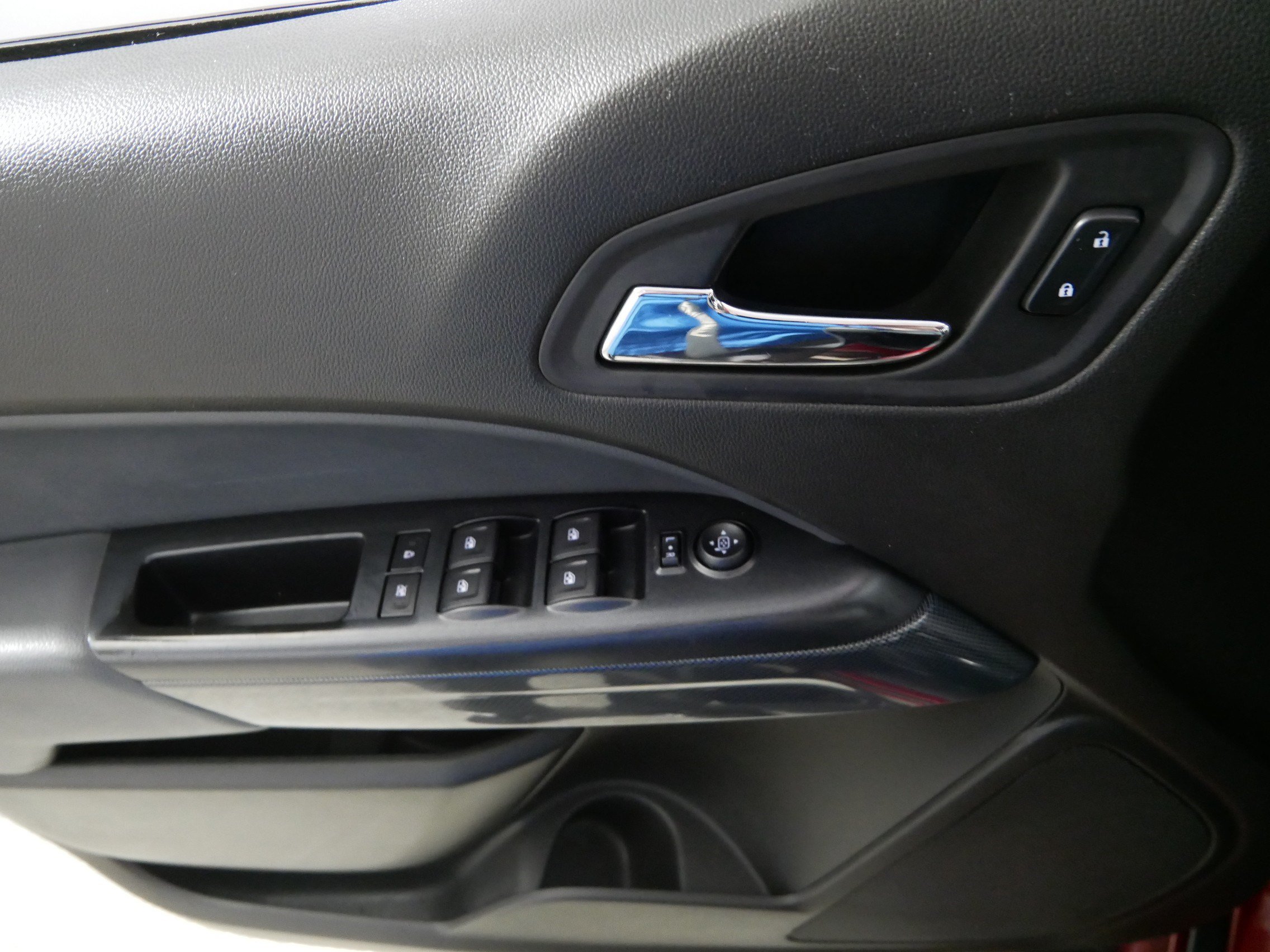 Used 2015 Chevrolet Colorado Z71 AWD/4WD image 19