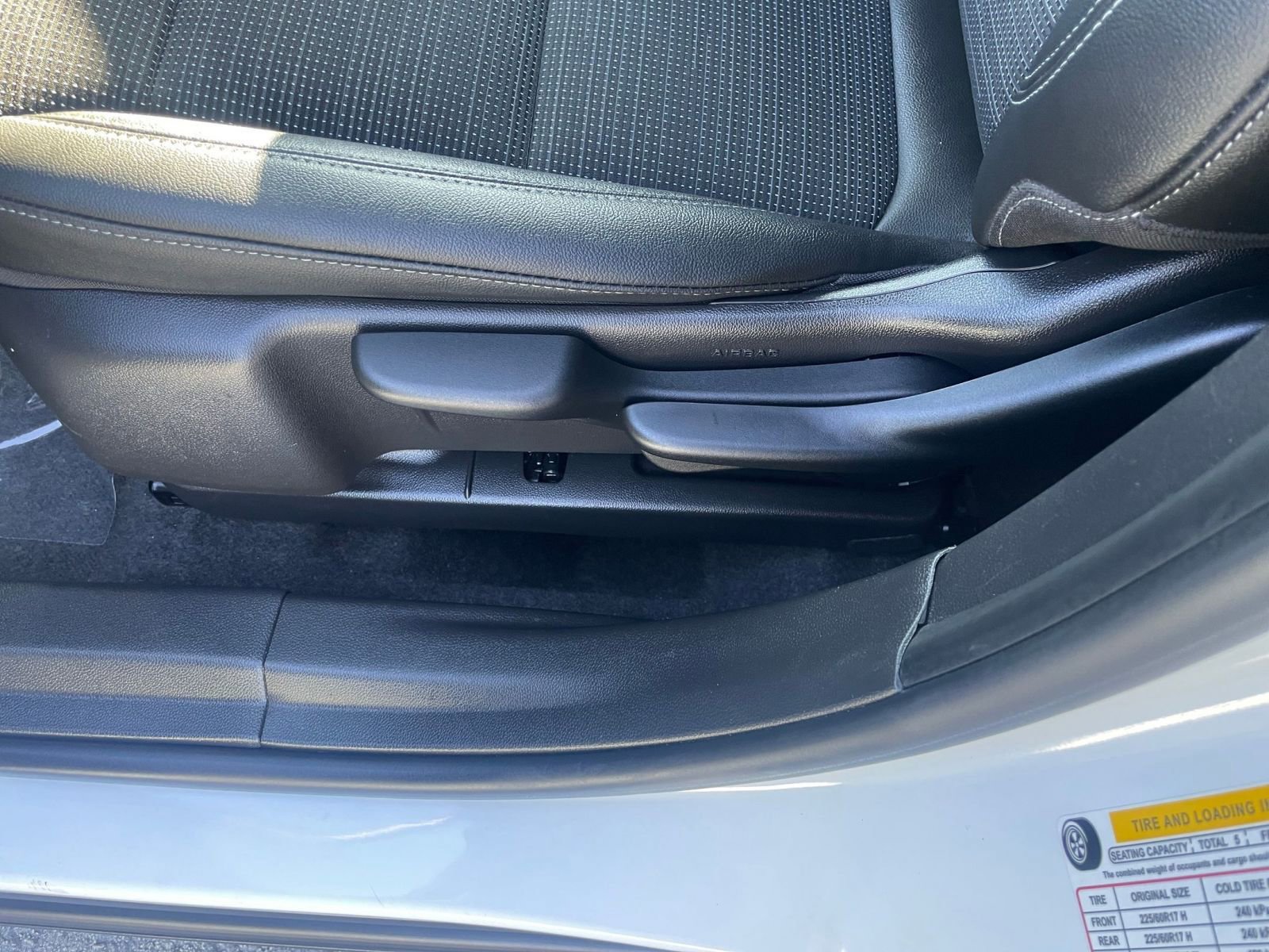 Used 2025 Buick Envista Preferred image 23