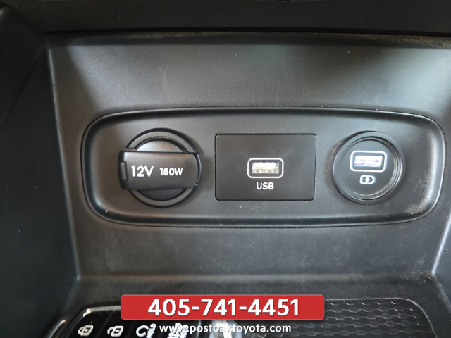 Used 2021 Hyundai Venue SEL w/ Premium Package FWD image 18