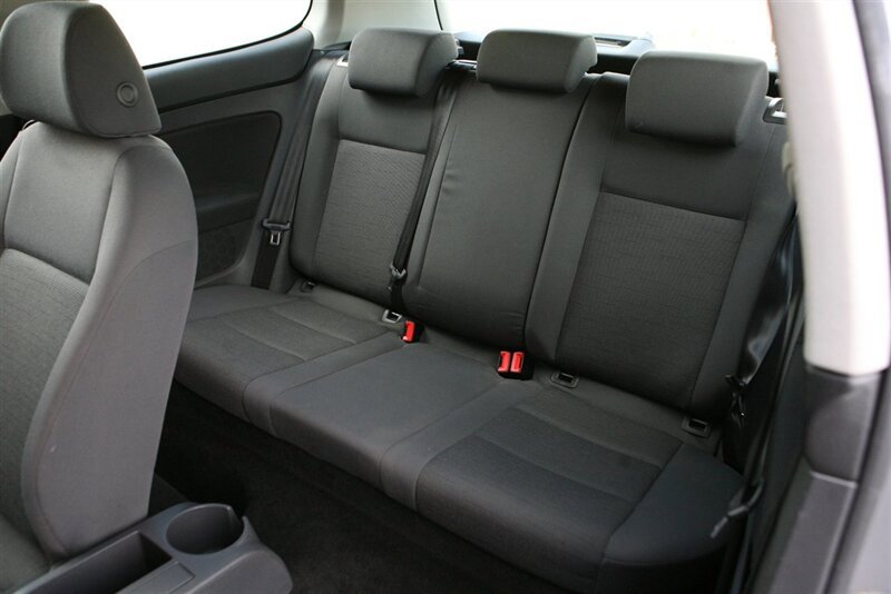 Used 2009 Volkswagen Rabbit S FWD image 12