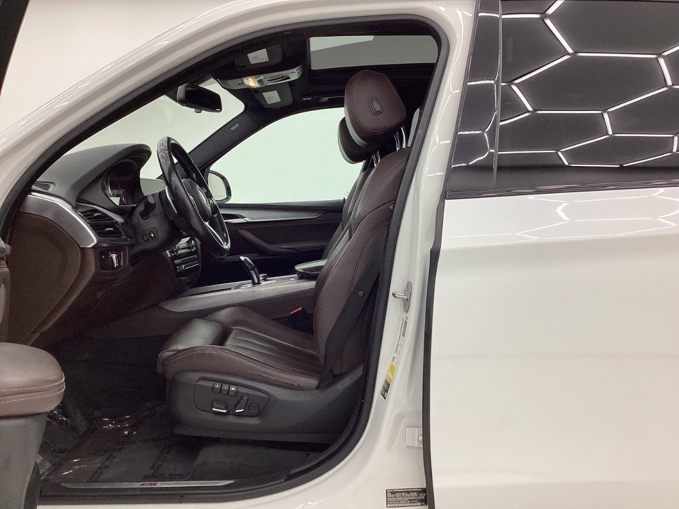 Used 2018 BMW X5 xDrive40e image 14