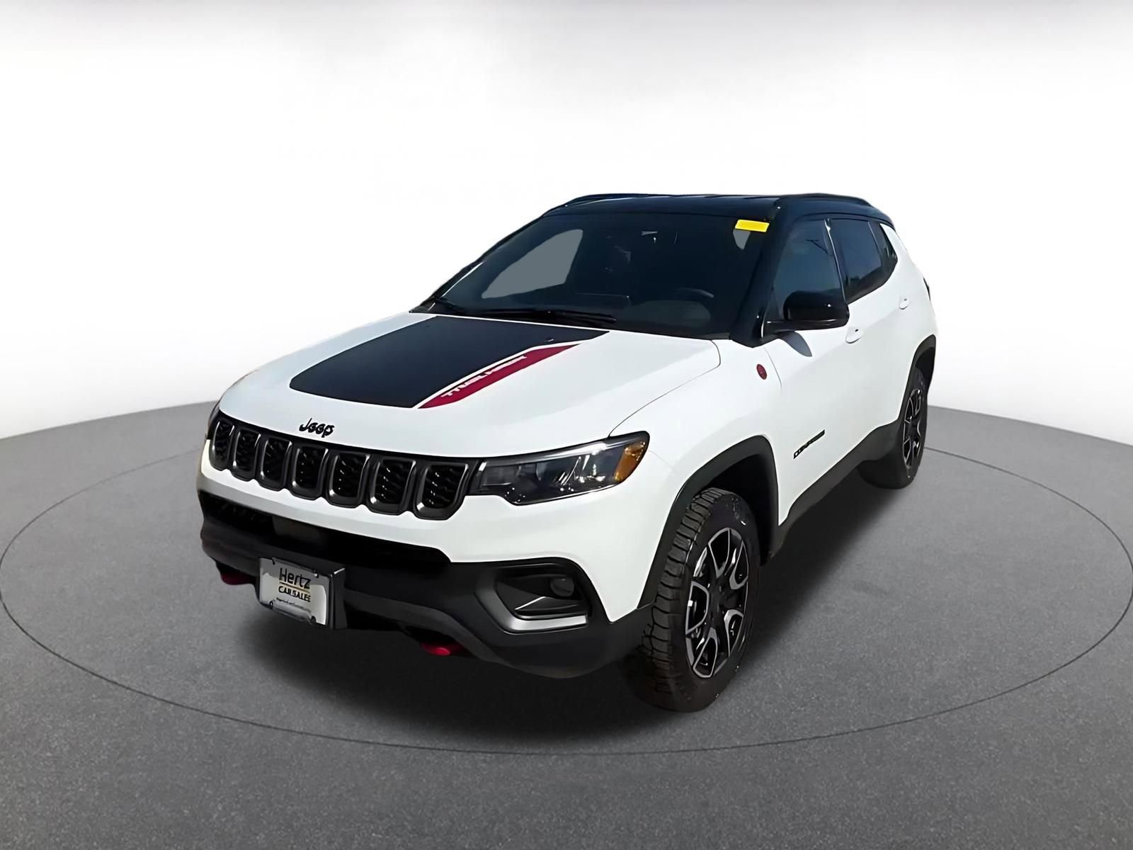 Used 2025 Jeep Compass Trailhawk AWD/4WD image 7
