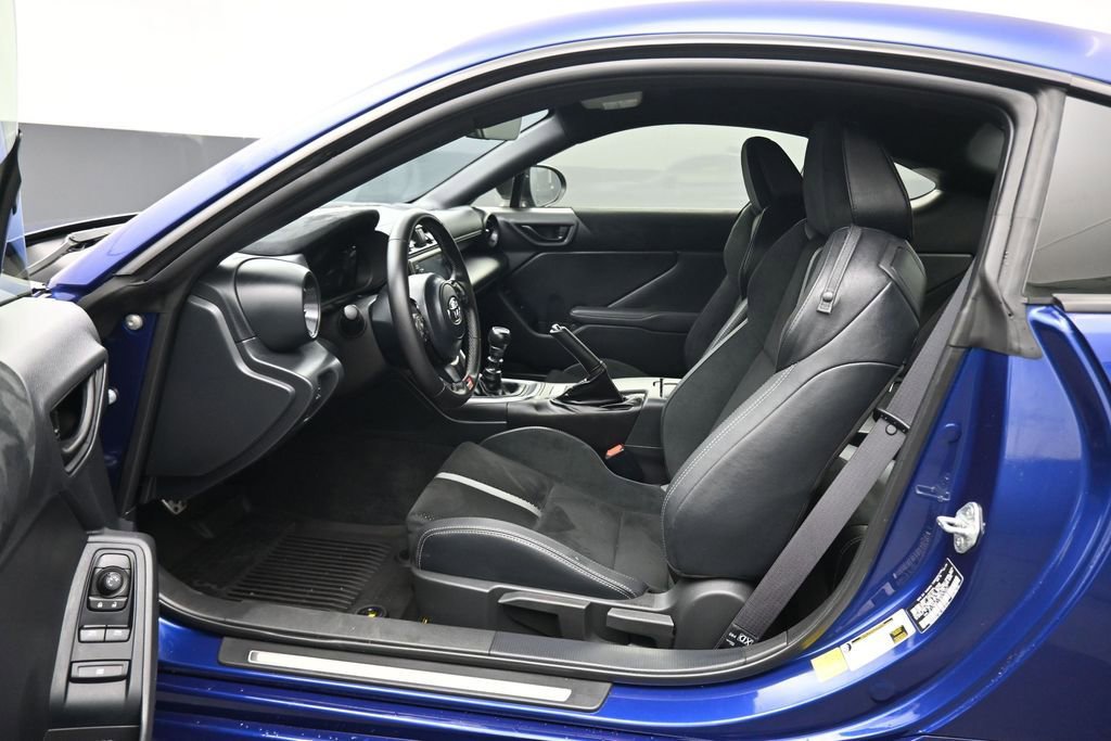 Used 2024 Toyota GR86 Premium RWD image 11
