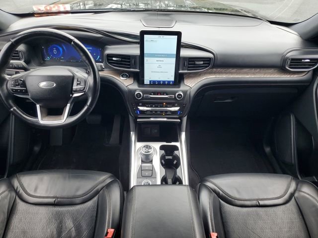 Used 2020 Ford Explorer Platinum w/ Premium Technology Package image 17