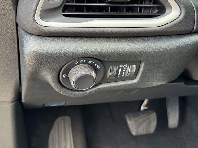 New 2026 Chrysler Voyager LX image 15