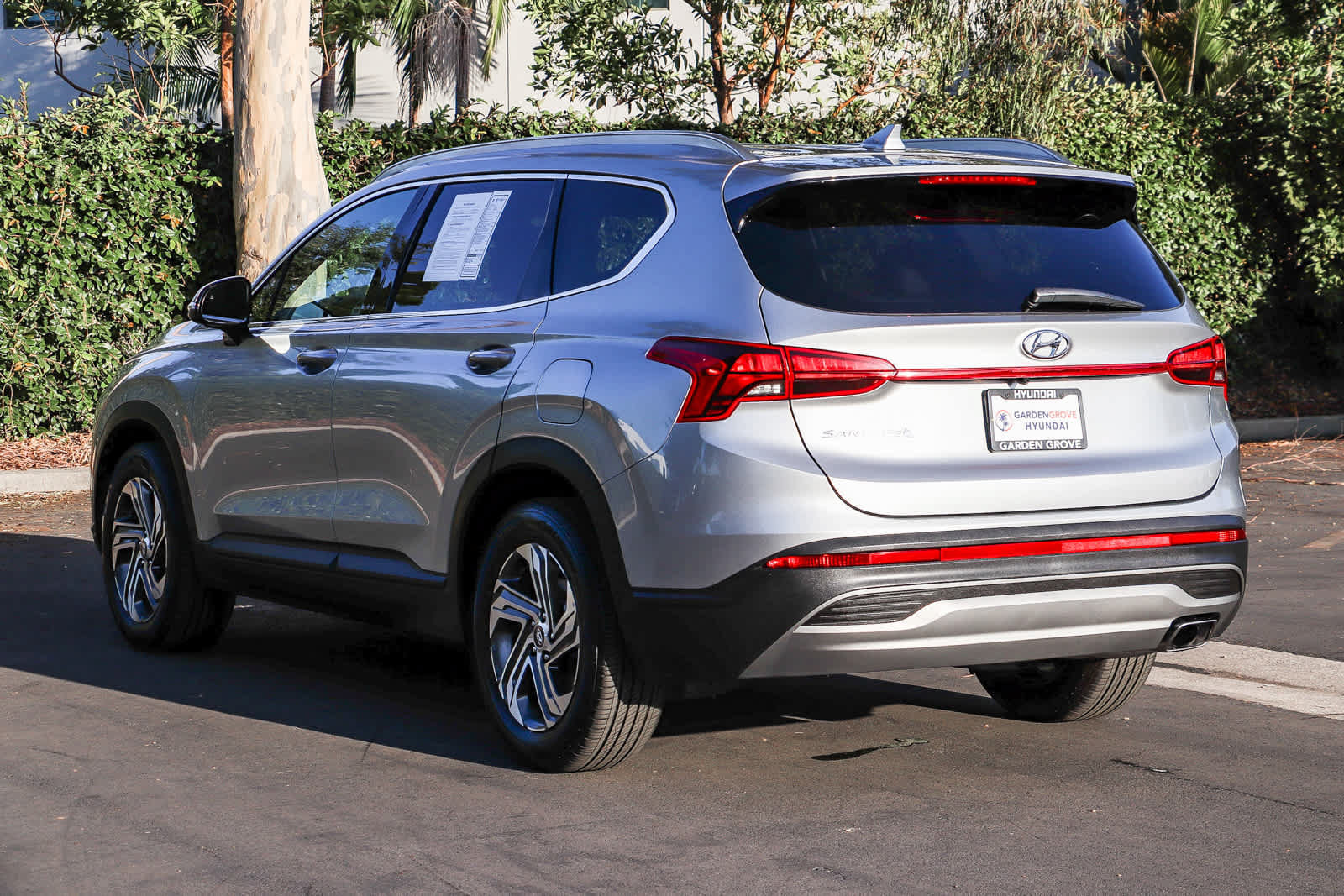 Used 2023 Hyundai Santa Fe SEL FWD image 8