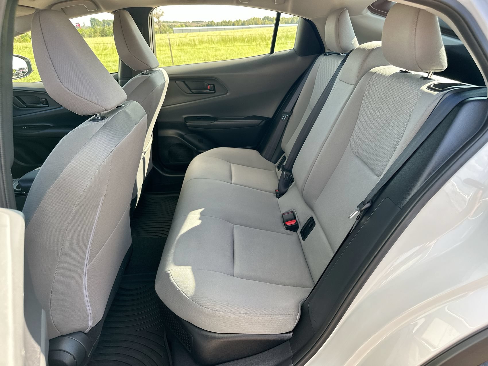 Used 2025 Toyota Prius LE FWD image 21