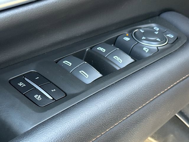 Used 2022 Chevrolet Suburban High Country AWD/4WD image 21