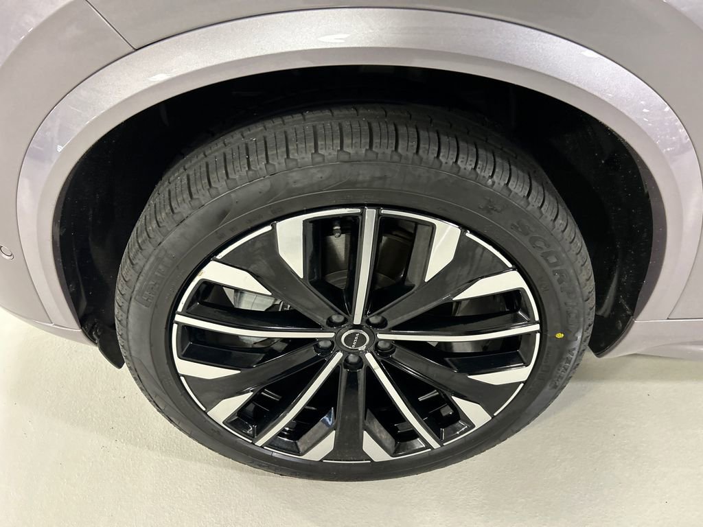Used 2026 Volvo XC90 B6 Plus w/ Protection Package Premier AWD/4WD image 8