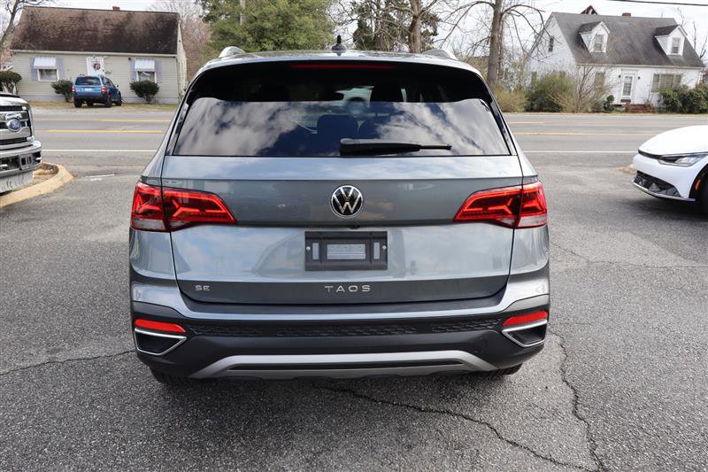 Used 2024 Volkswagen Taos SE image 6