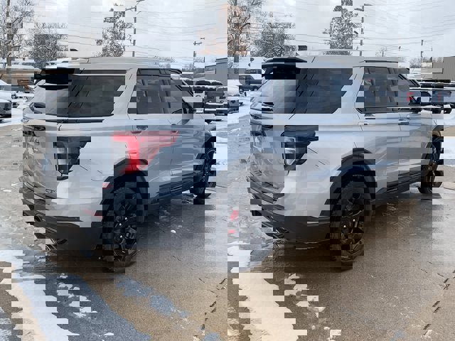 Used 2022 Ford Explorer ST w/ ST Street Pack image 3