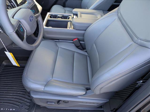 New 2026 Ford Expedition Active AWD/4WD image 4