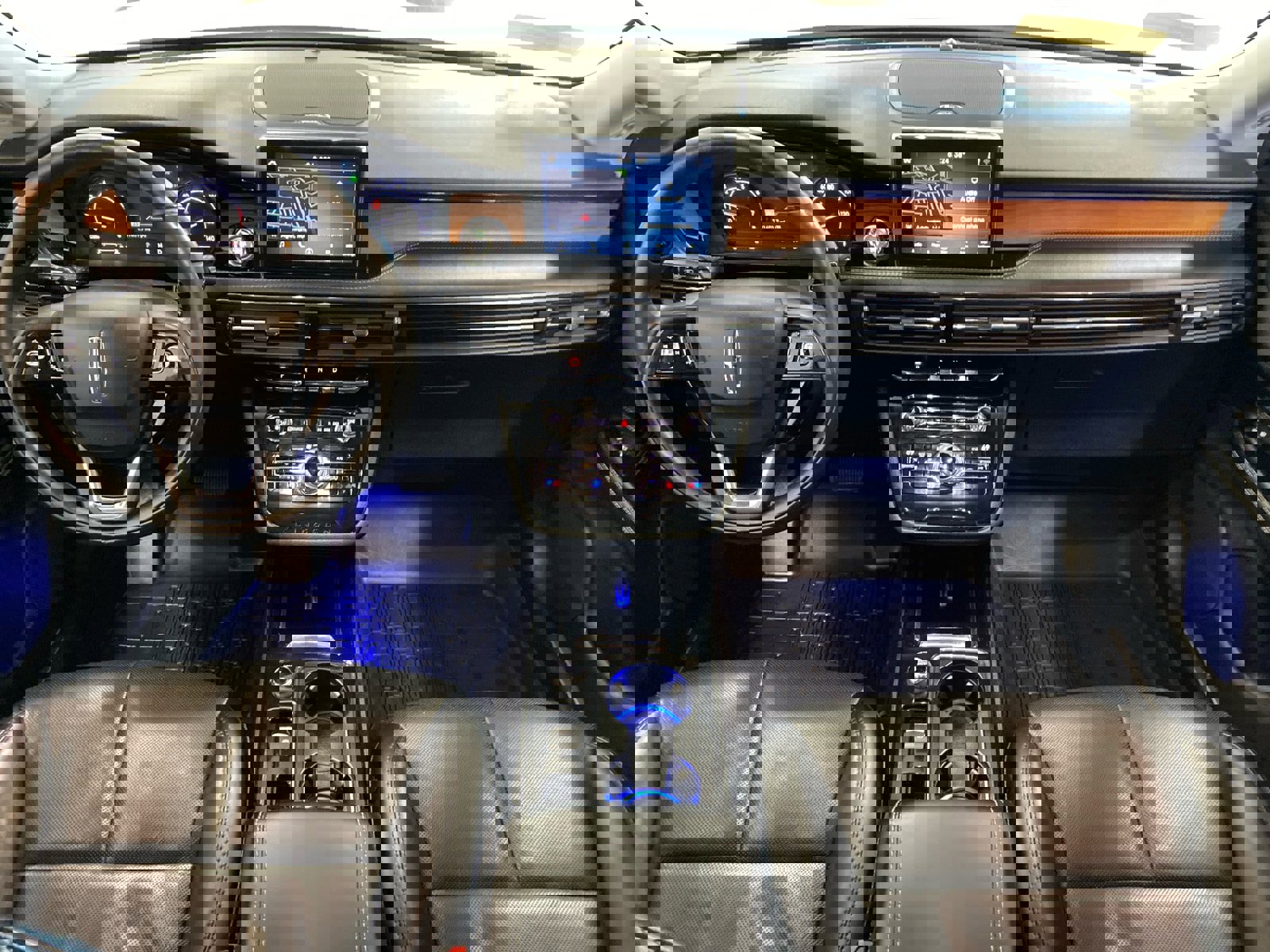 Used 2020 Lincoln Corsair Reserve w/ Equipment Group 201A image 11