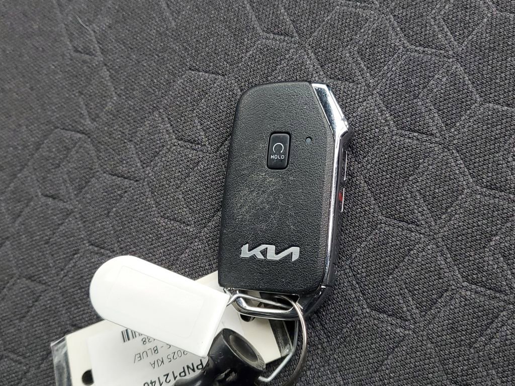 Used 2025 Kia Seltos S FWD image 30
