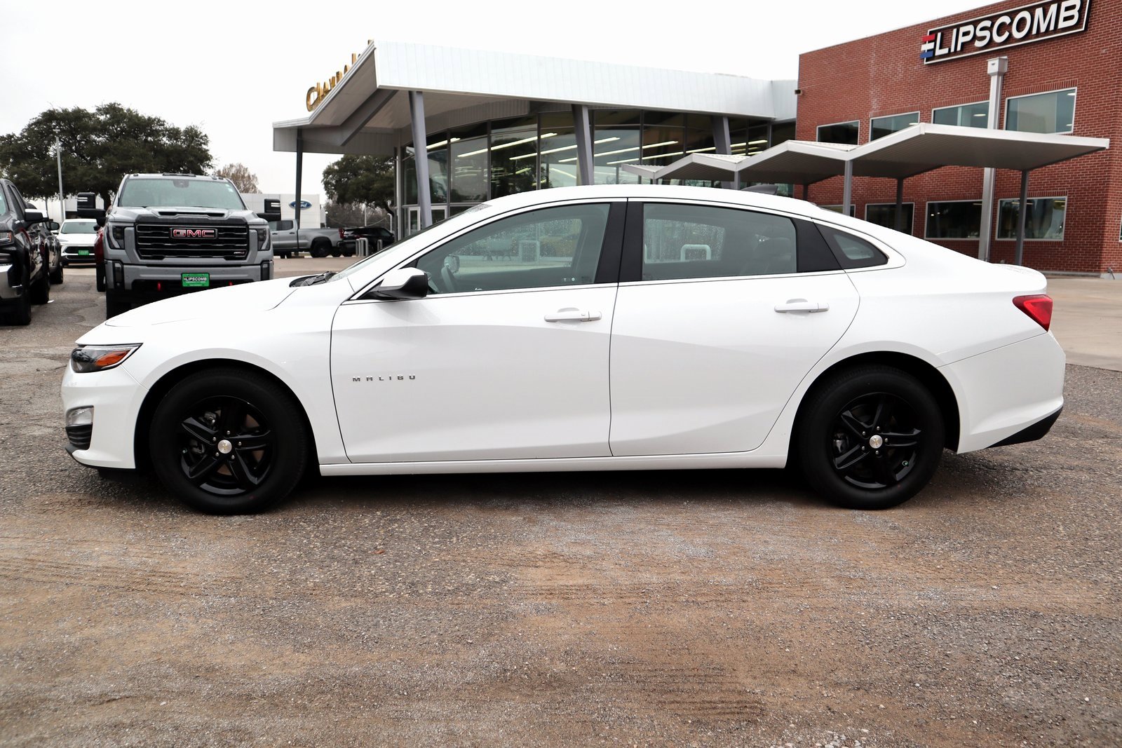Used 2024 Chevrolet Malibu LS image 2