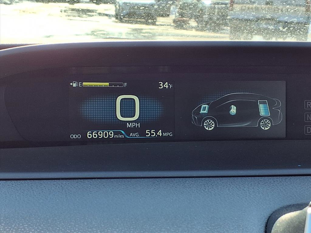 Used 2021 Toyota Prius LE image 18