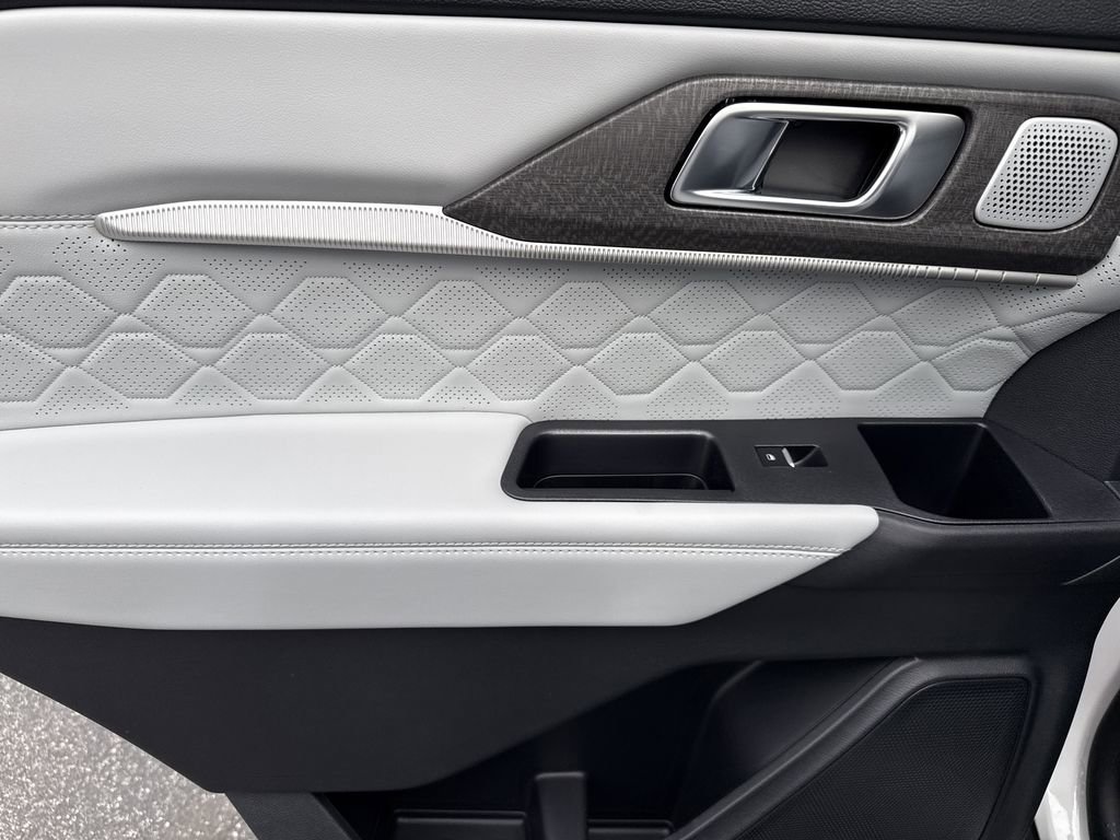 New 2026 Ford Explorer Platinum AWD/4WD image 21