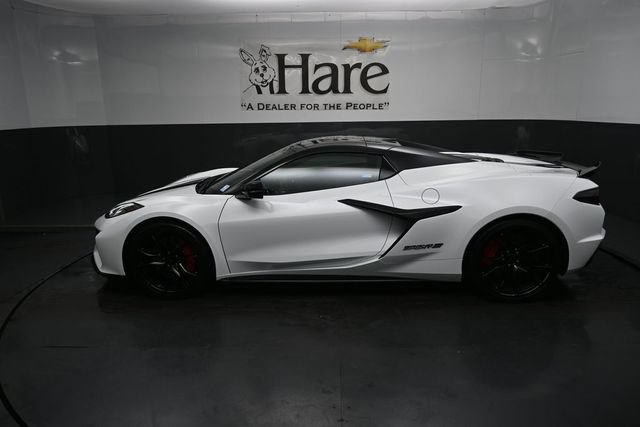 Used 2027 Chevrolet Corvette Grand Sport w/ Stealth Interior Trim Package RWD image 27