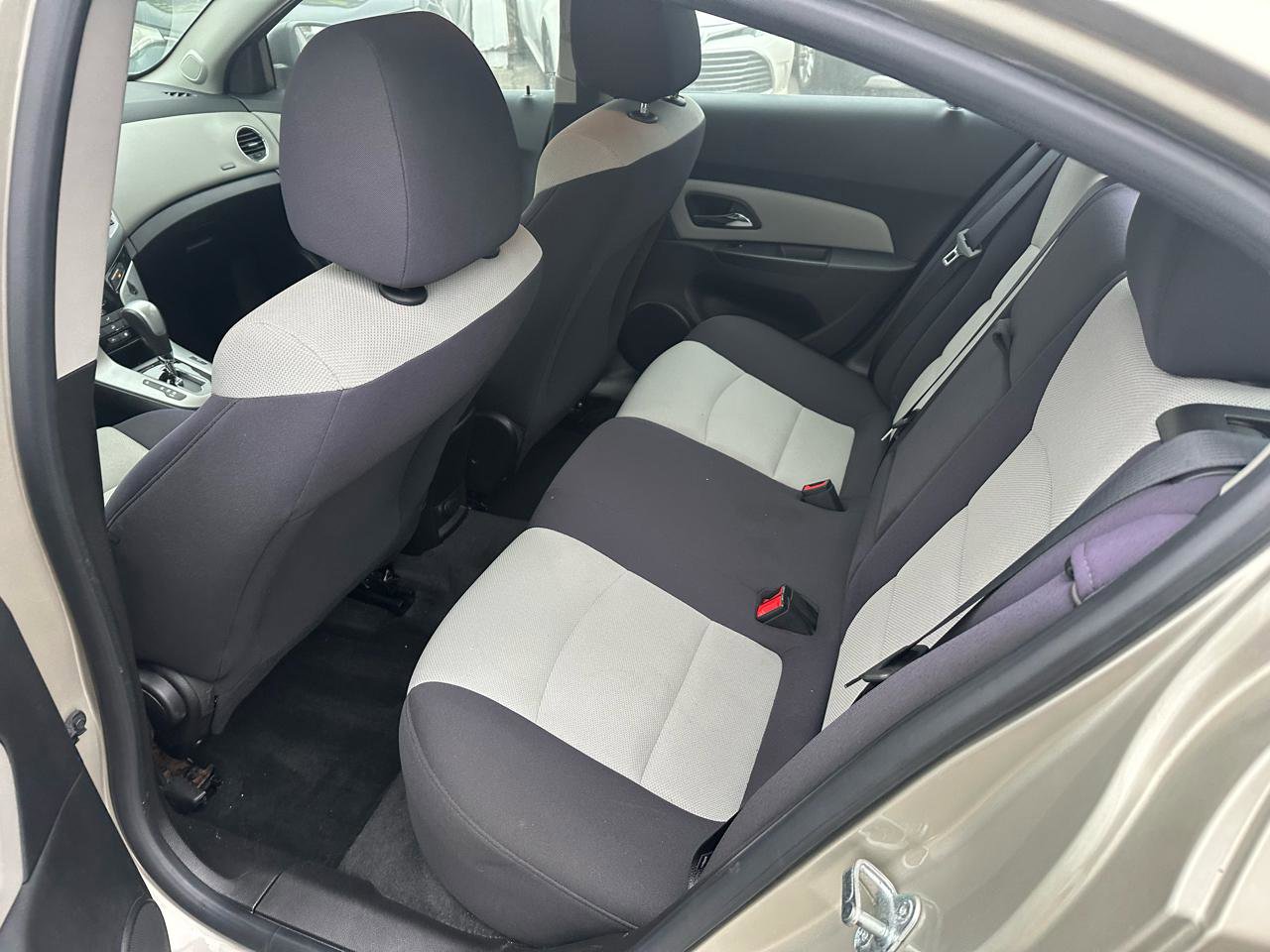 Used 2013 Chevrolet Cruze LS image 11