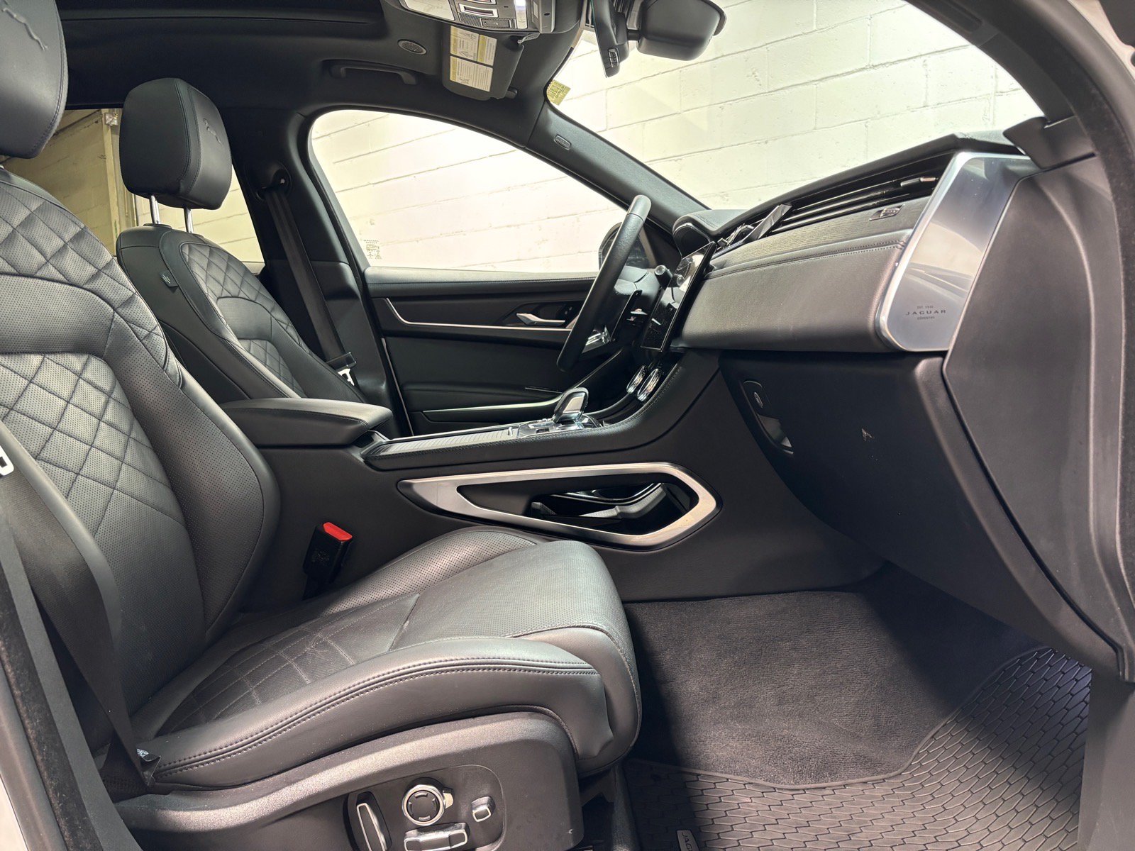 Used 2023 Jaguar F-PACE S AWD/4WD image 33