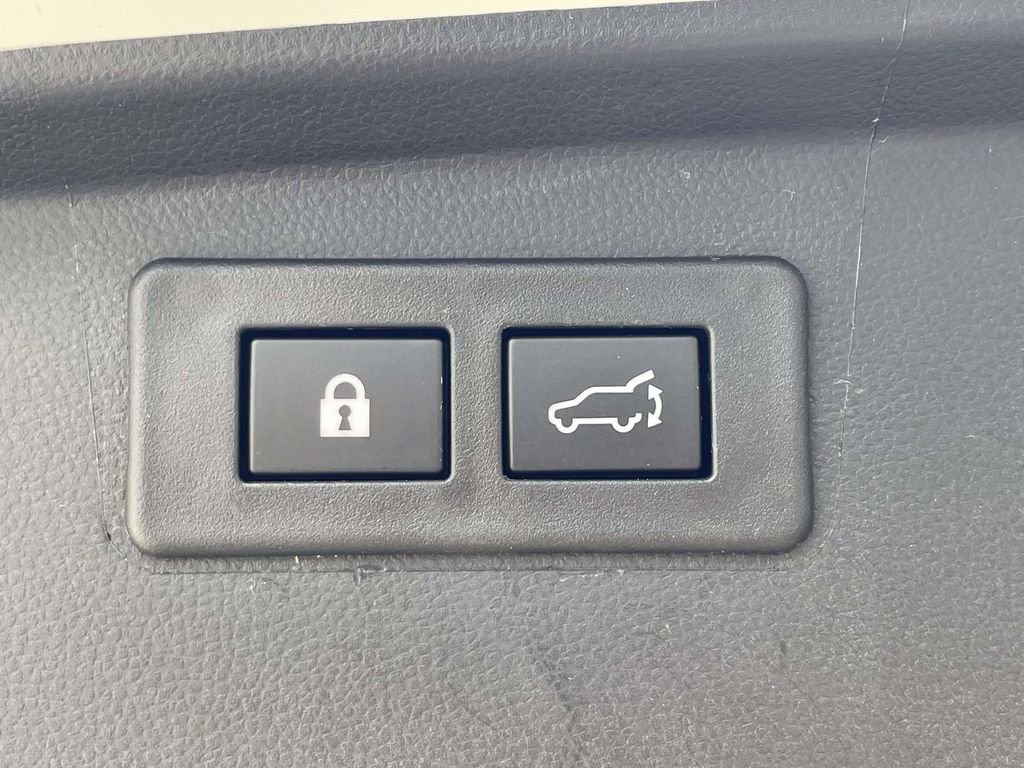 Used 2024 Subaru Outback Touring XT w/ Popular Package #2 image 9