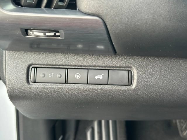 Used 2025 Nissan Pathfinder SL w/ SL Premium Package AWD/4WD image 19