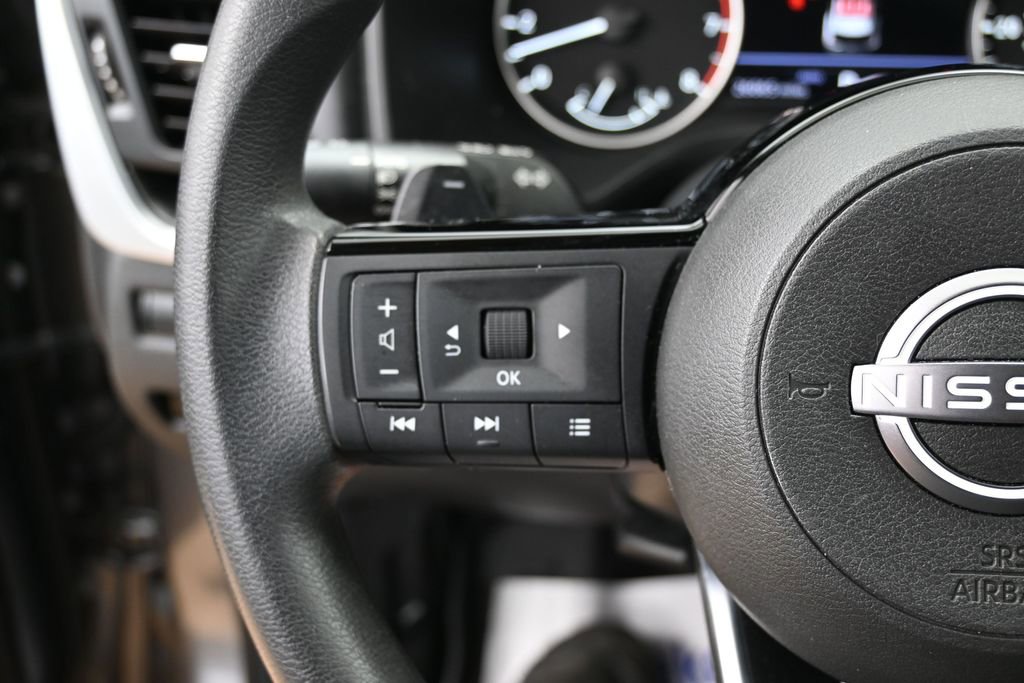 Used 2023 Nissan Rogue SV AWD/4WD image 18