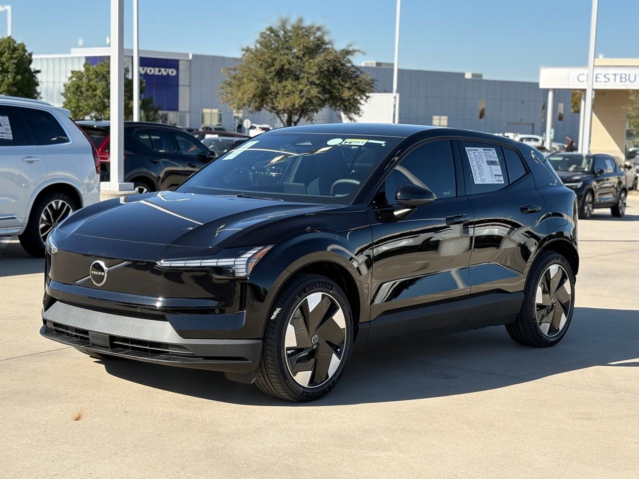 New 2026 Volvo EX30 Plus w/ Protection Package Premier image 3