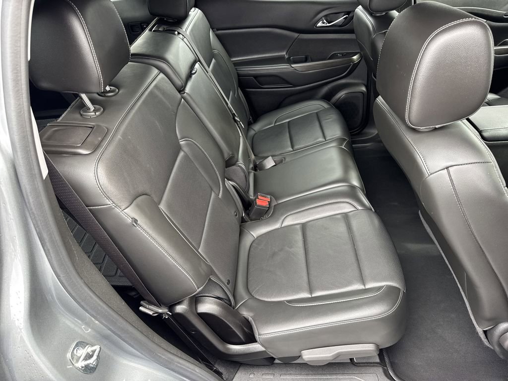 Used 2023 GMC Acadia SLT image 15