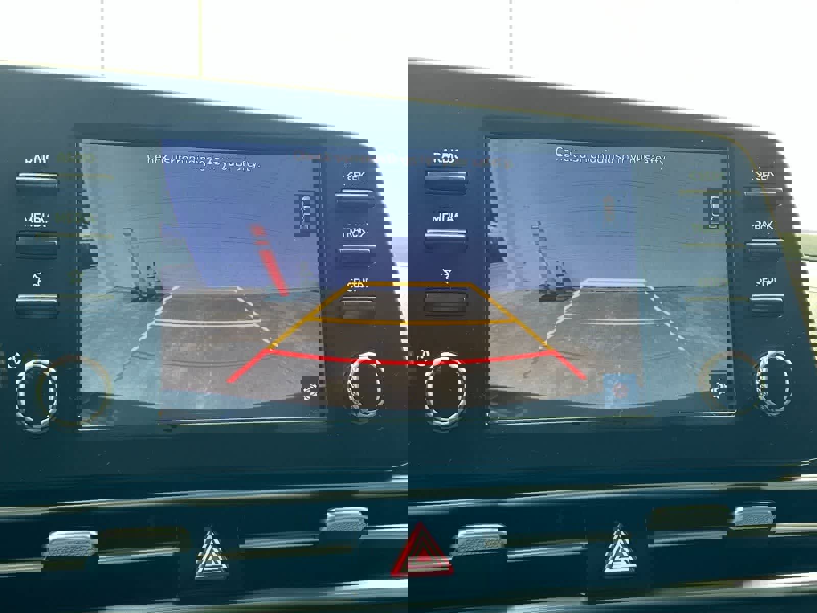 Used 2021 Hyundai Elantra SE image 19