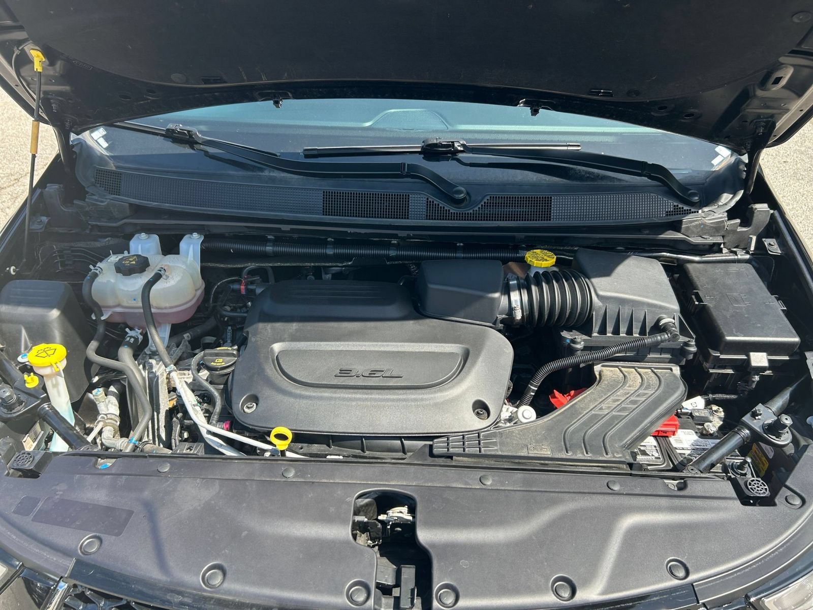 Used 2025 Chrysler Pacifica Select FWD image 29