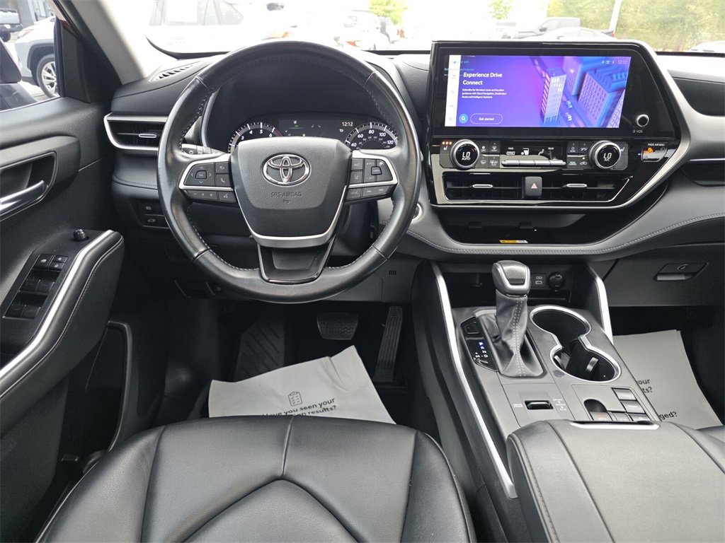 Certified 2024 Toyota Highlander XLE image 7